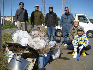 釣り場環境を考える会 苫西港でボランティア清掃