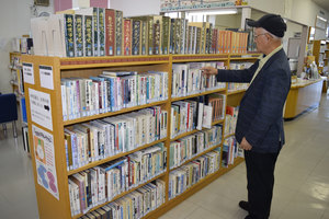 アイヌ民族コーナー設置 白老町立図書館「今後さらに充実」