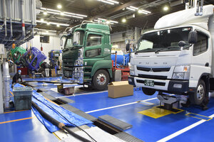三菱ふそうトラック・バス・苫小牧支店をリニューアル、工場に新設備
