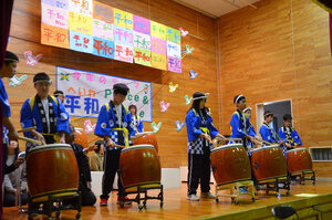 伝統の太鼓　練習成果披露 啓北中山なみ分校で学校祭