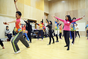 恵庭と札幌の外国人技能実習生ダンスで交流