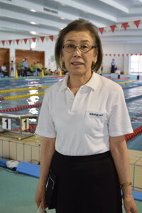 ７２歳で日水連の基礎水泳指導員に  白老町の中崎幸枝さん 