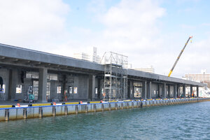 屋根付き岸壁今月末完成　３年かけ整備全長２５１メートル　苫漁港区