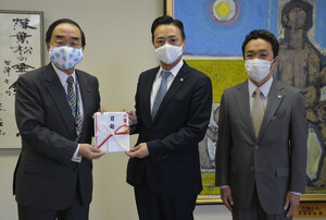 小金澤組、市に３００万円寄付 新型コロナ対策に役立てて