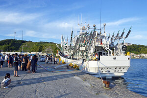 浦河海保  サンマ漁船安全操業へ指導　救命胴衣や設備を確認