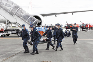 乗客救出手順を確認　航空機事故想定し訓練　新千歳