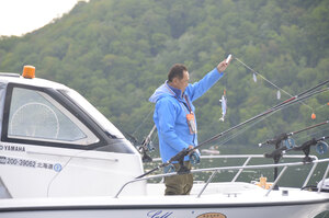 支笏湖のヒメマス解禁、４年魚の良型多く好釣