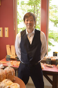 ＯＺＯ社長小野　洋さん（４４） 「おいしい」を追求 　パンの魅力に取りつかれて <br />
道産品活用や業界発展へ 開業希望者のサポート事業を準備
