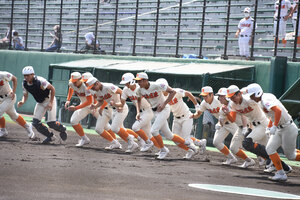 道栄、ベスト４へ熱戦始まる道栄―高校野球南北海道大会