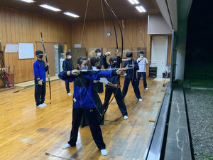 中学生、弓道の魅力を体感―苫小牧市スポーツ協会が教室開く