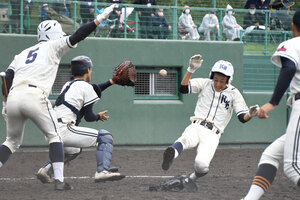 秋季北海道高校野球大会室蘭支部予選 Ｂブロック　苫中央　コールドで代表 四回一挙８点の猛攻 高校野球