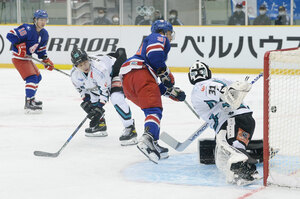 日本一へ、氷上の熱戦 全日本選手権Ａ　開幕 アイスホッケー 