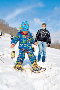 サケ皮の靴で 雪上楽しむ アイヌ民族の冬の山猟体験　白老