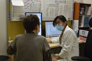 「非常にエキサイト」 　穂別診療所　 香山リカさん着任　診療開始 