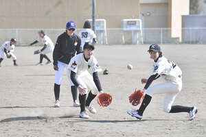 駒大苫小牧高校女子野球部 夏に向け陣容整う―３学年そろい、部員５６人に