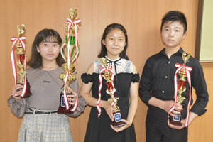 苫小牧の小中学生３人が上位　毎日こどもピアノコンクール<br />
金賞　佐々木さん、優秀賞　鯉渕さん、長松さん