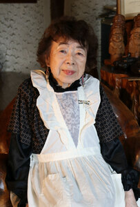 白老・喫茶休養林経営 相吉　京子さん（８２） 文化人憩いの場　夫婦二人三脚で４０年　「店に集まる人たちに 支えられた」