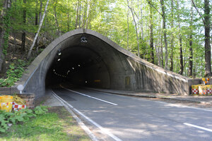 支笏トンネル１９７４年完成<br />
雪崩や落石孤立解消