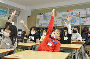 さあ、楽しい冬休み!!<br />
苫小牧市内３９小中学校で終業式