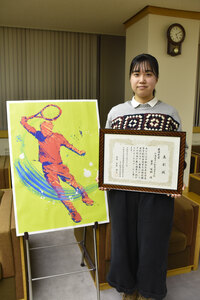 高校総体テニスのポスターに苫小牧東高・金井さんの作品 