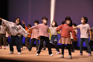市文化交流 センター講座　子どもらがダンス