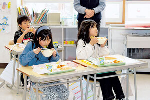 学校給食に春レタス スープ おいしい 食材提供事業  浦河