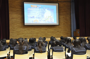 東日本大震災　授業で学ぶ 苫小牧東中学校３年 「大切なもの奪い去った」