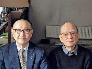 鈴木名誉教授と再会 「立派なまちを創って」 ノーベル化学賞受賞 竹中町長が自宅を訪問　　むかわ