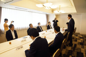 新代表幹事に釧路の星氏 道地方新聞協会が総会