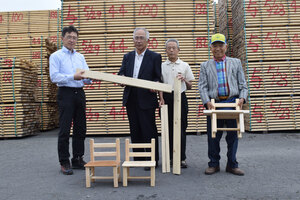 協力企業にヨシダ　木材バンク　無償提供２社目 椅子材料に