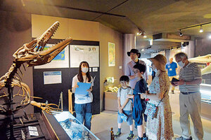 中高生が展示解説 穂別博物館で「恐竜デー」  　むかわ