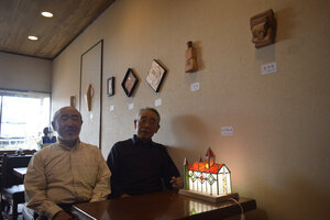 抽象作品やステンドグラス展示 彫刻集団ＺＥＲＯ　佐藤さんと徳田さん 苫小牧