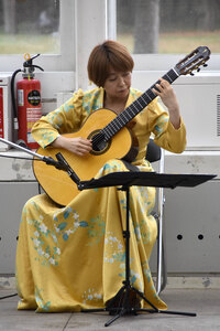 サンガーデンにギターの音色 宮下祥子さんコンサート　美術館友の会
