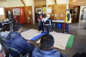 応急処置など学ぶ 安平山スキー場　雪上安全法講習会