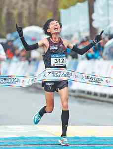 初挑戦の平林が優勝 歴代７位、２時間６分１８秒 大阪 マラソン